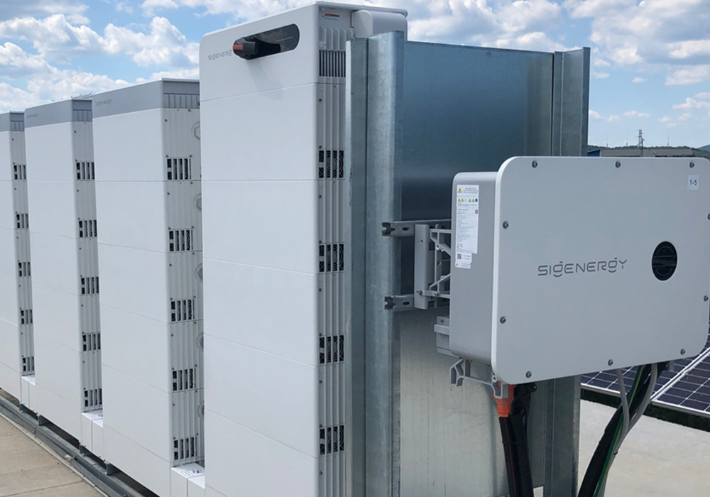 Commercial solar battery storage system